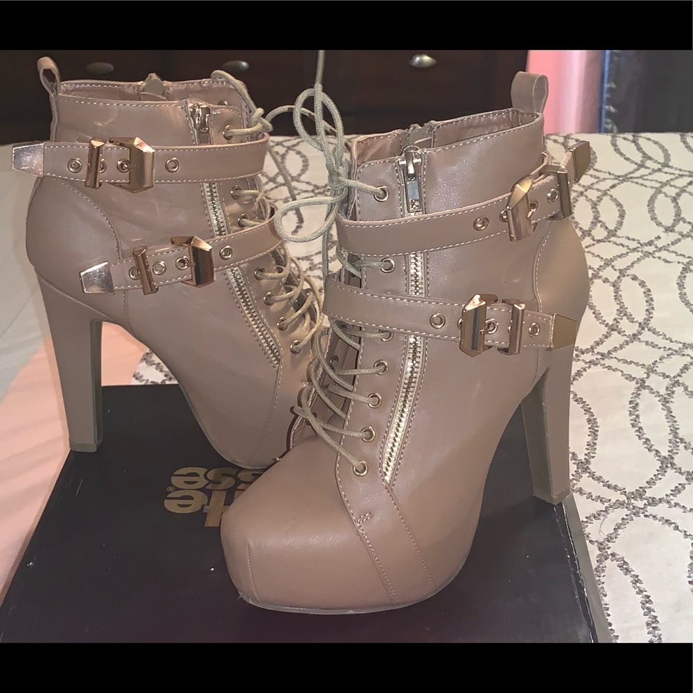 Booties - Picture 4 of 4